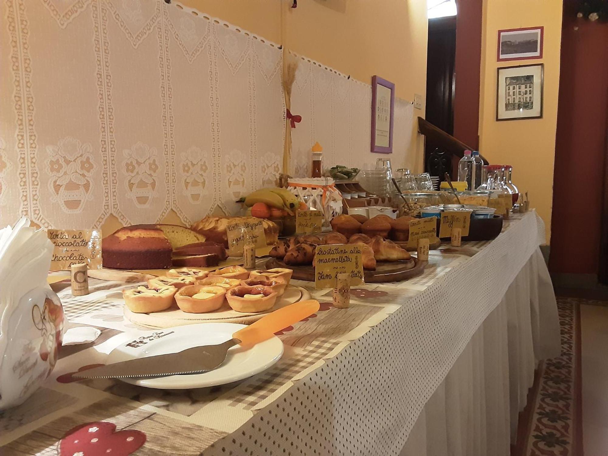 Antica Casa Dei Rassicurati Panzió Montecarlo Kültér fotó
