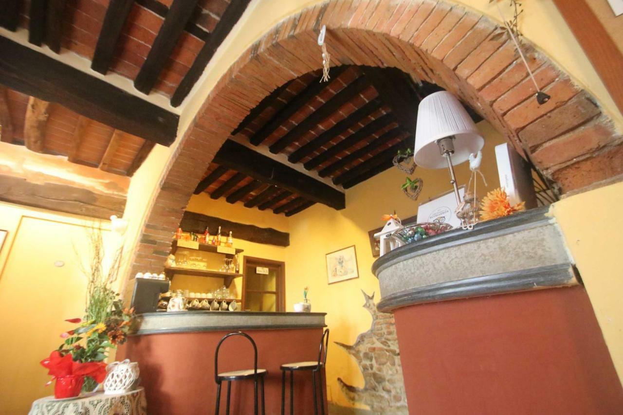 Antica Casa Dei Rassicurati Panzió Montecarlo Kültér fotó