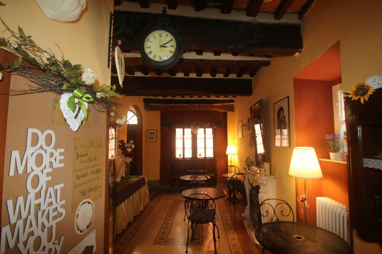 Antica Casa Dei Rassicurati Panzió Montecarlo Kültér fotó