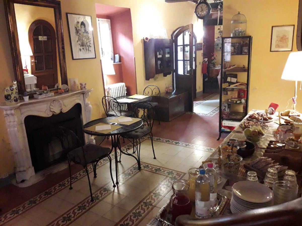 Antica Casa Dei Rassicurati Panzió Montecarlo Kültér fotó